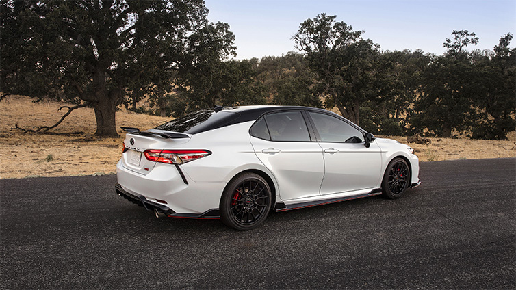 2023 Toyota Camry Sleek Roofline and Front End