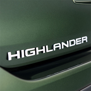 2023 Toyota Highlander rear end logo